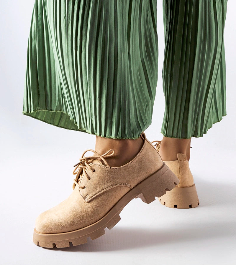 3-Bežové polobotky na masivní podrážce Coleman-3