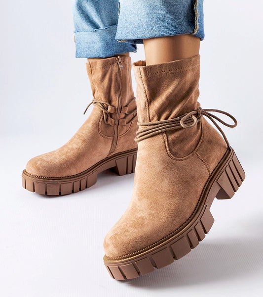 1-Bežové kotníčkové boty s vázáním Averardo-1