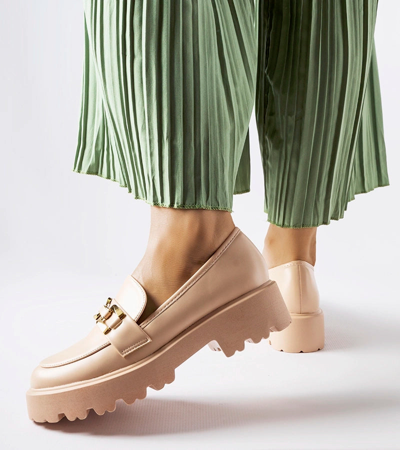 2-Bežové dámské mokasíny zdobené přezkou Piazzo-2