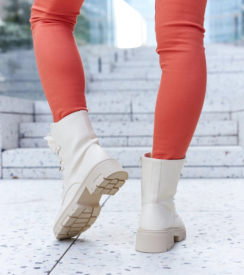 3-Bežové kotníčkové boty s dekorativními korálky Accadia-3