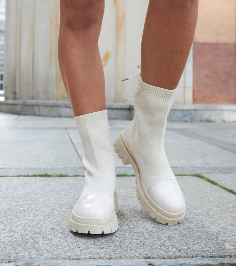 5-Bežcové lakované botky Albertina-5