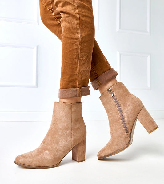 1-Bežové zateplené kotníčkové boty na podpatku Torricelli-1