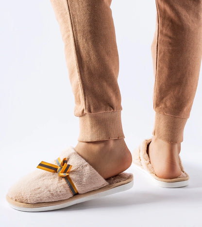 2-Beige teplé pantofle s mašlí Antonino-2