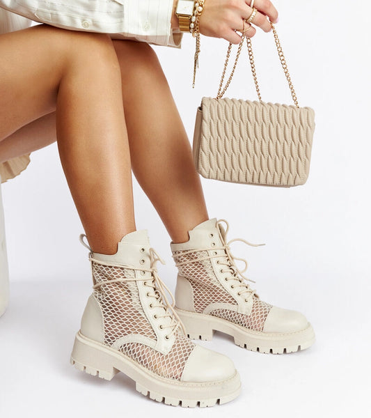 1-Bežové průsvitné trapery Waldeck-1