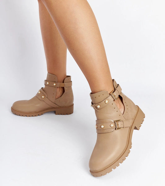 1-Bežové kotníčkové boty s výřezem a perličkami Asker-1