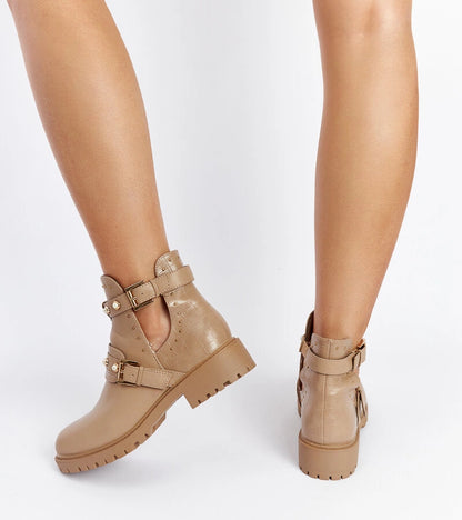 3-Bežové kotníčkové boty s výřezem a perličkami Asker-3