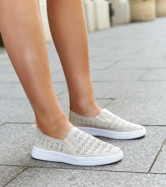 1-Bežové nasazovací tenisky Hilal-1