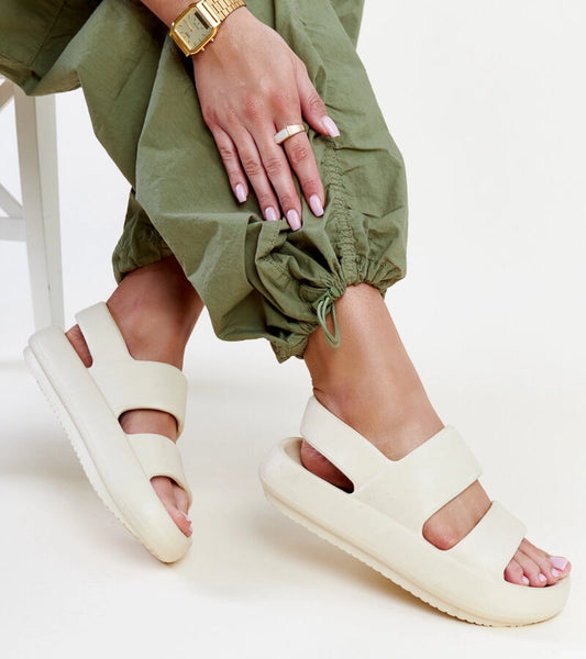 2-Bežové sandály Attiana-2