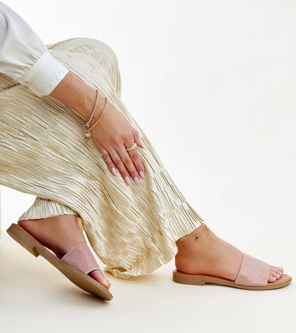 3-Anilovy lesklé hnědé pantofle-3