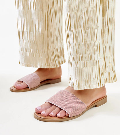 2-Anilovy lesklé hnědé pantofle-2