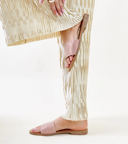 4-Anilovy lesklé hnědé pantofle-4