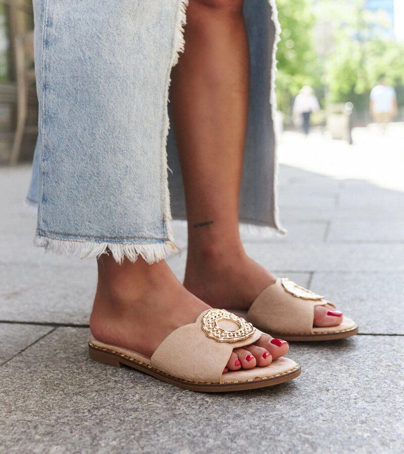 1-Bežové pantofle s kůžovou vložkou Buenas-1