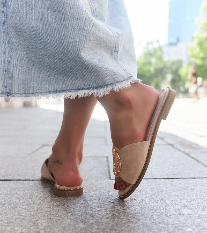 4-Bežové pantofle s kůžovou vložkou Buenas-4