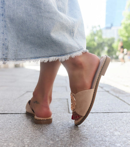 4-Bežové pantofle s kůžovou vložkou Buenas-4