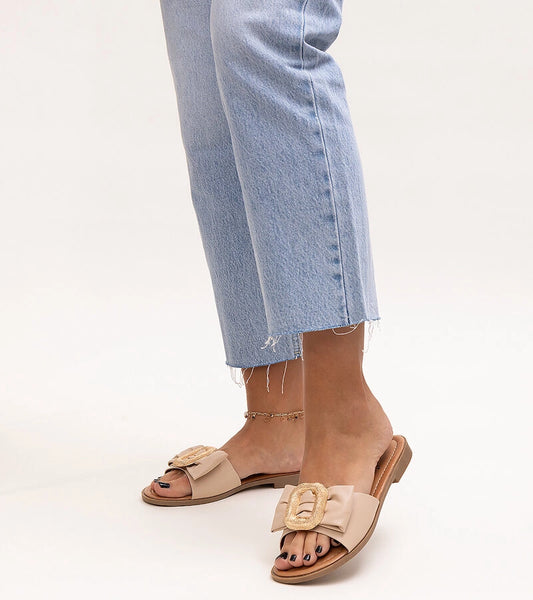 2-Bežové pantofle s přezkou Limera-2