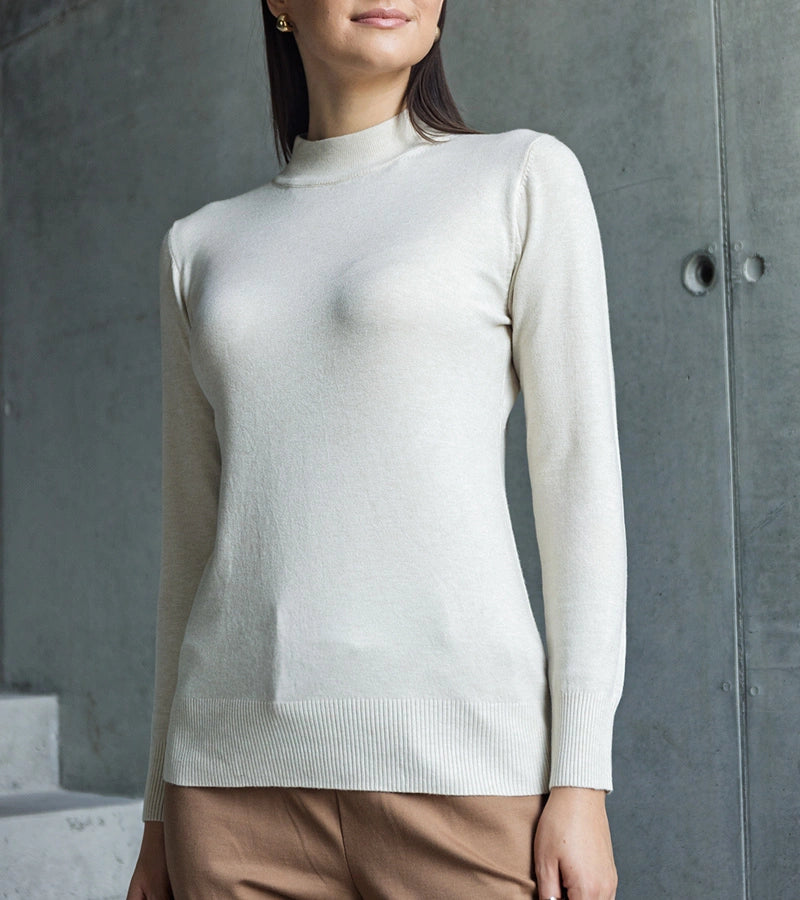 3-Beige klasický svetr volného střihu Essana.-3