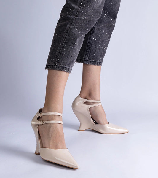 2-Béžové lakované klíny s přezkami Vizario-2