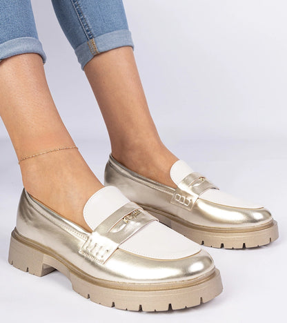 2-Zlaté dámské mokasíny s bílou vsadkou Sugetti-2