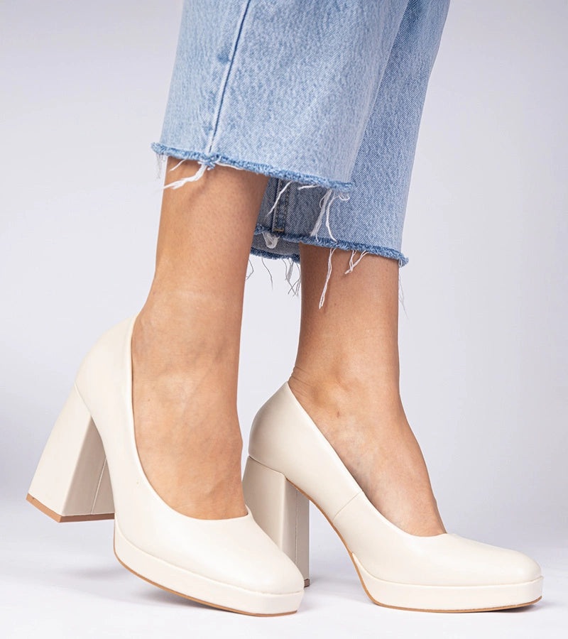 4-Béžové lodičky na masivním podpatku s hranatou špičkou Irenois-4