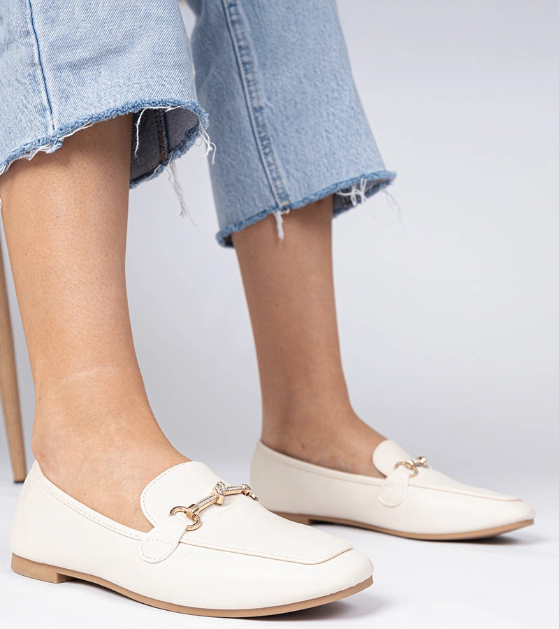 1-Béžové elegantní mokasíny se zlatou ozdobou a kamínky Kalisa-1