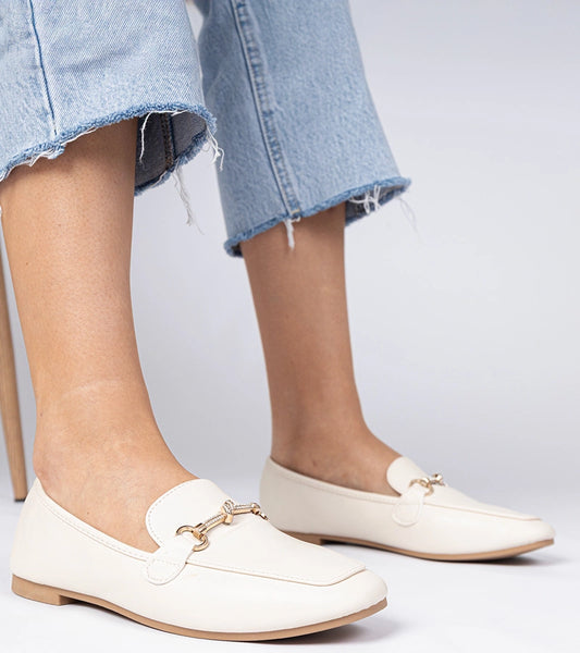 1-Béžové elegantní mokasíny se zlatou ozdobou a kamínky Kalisa-1