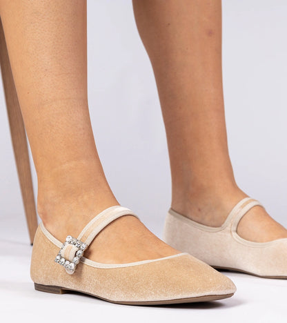 1-Béžové dámské semišové baleríny s přezkou Kvitta-1