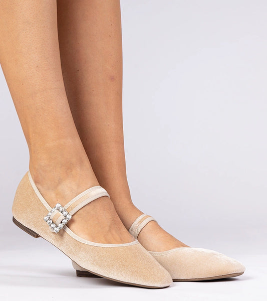 2-Béžové dámské semišové baleríny s přezkou Kvitta-2