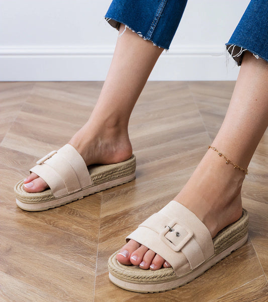 1-Béžové pantofle na platformě s ozdobnou sponou Lunda-1