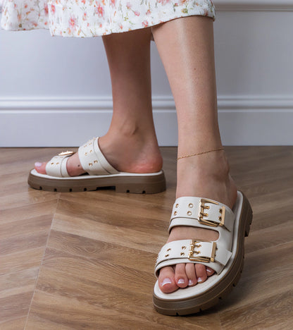 3-Béžové ploché pantofle s přezkami na páscích Liluna-3