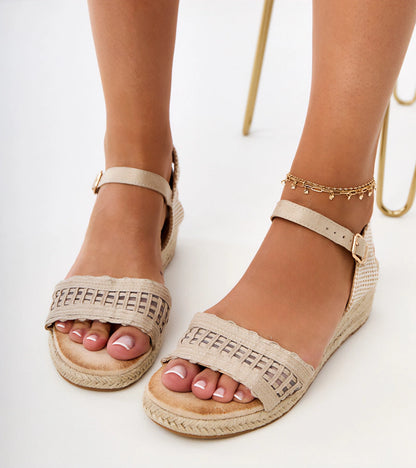 4-Béžové sandály na klínku s pleteným páskem Ameliz-4