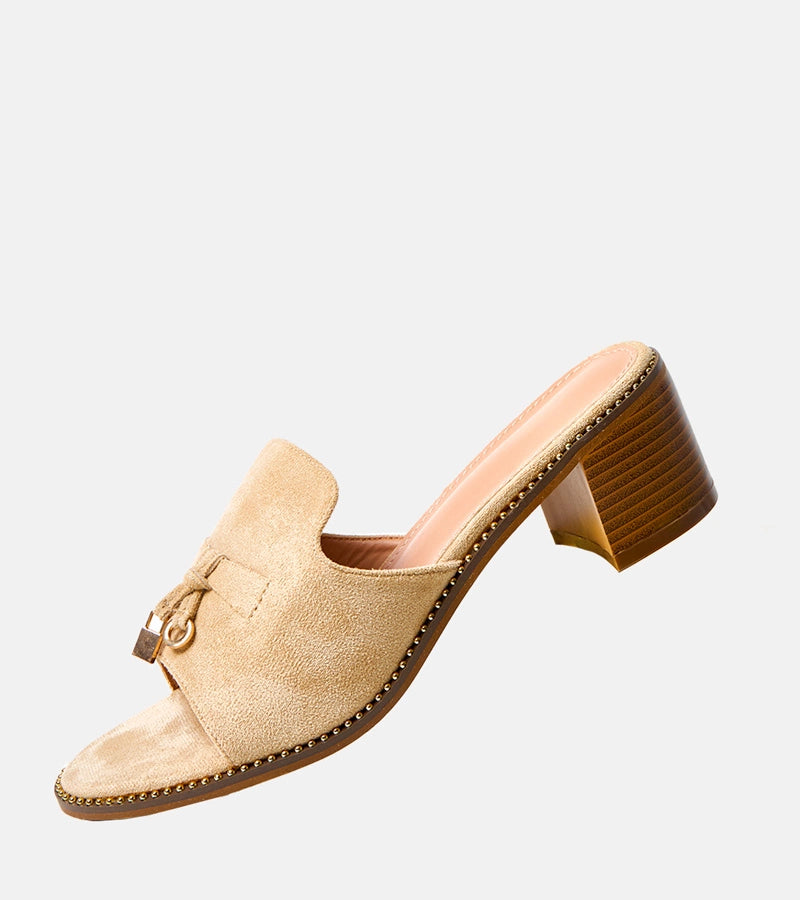 4-Béžové pantofle na podpatku s ozdobou na pásku Gariend-4
