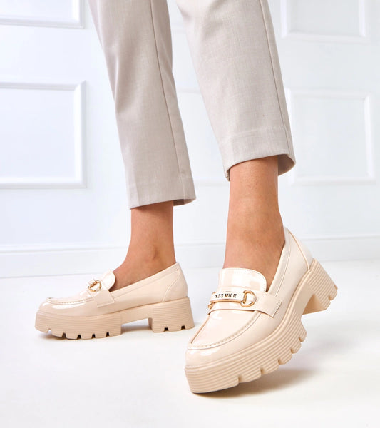 1-Béžové lakované mokasíny s ozdobou Kidane-1