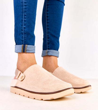 2-Béžové zateplené uzavřené pantofle se zapínáním Unseta-2