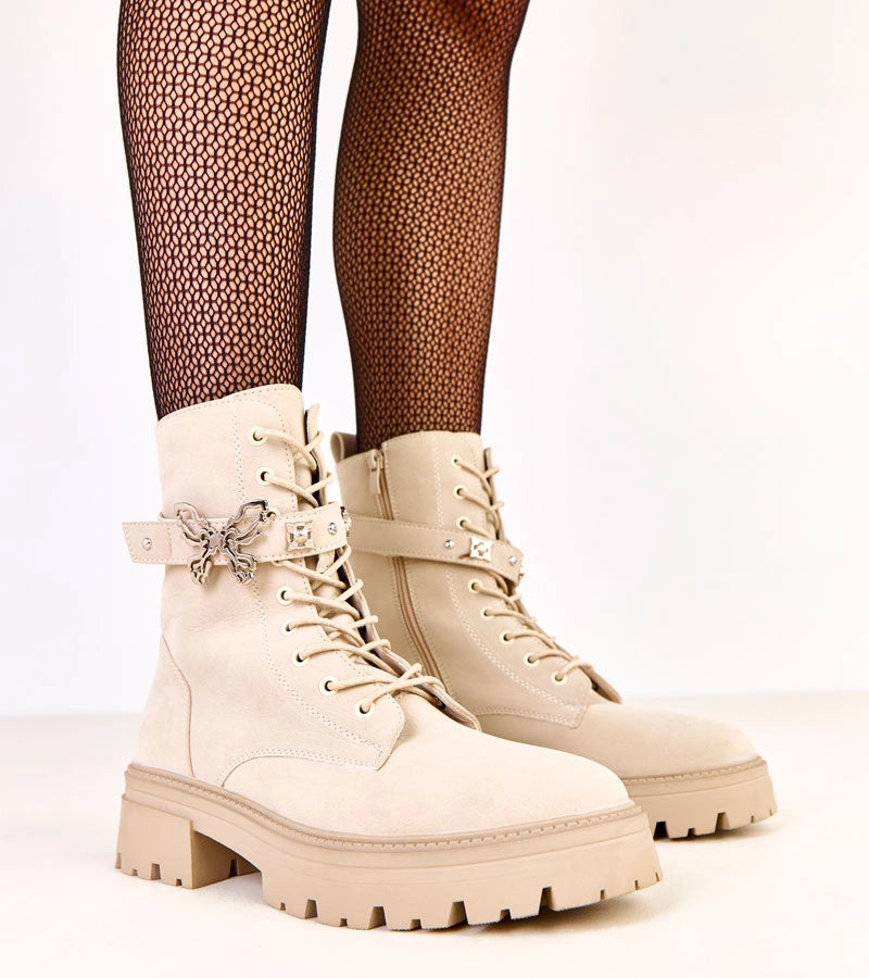 1-Béžové trapery s motýlkem na ozdobném pásku Lelita-1