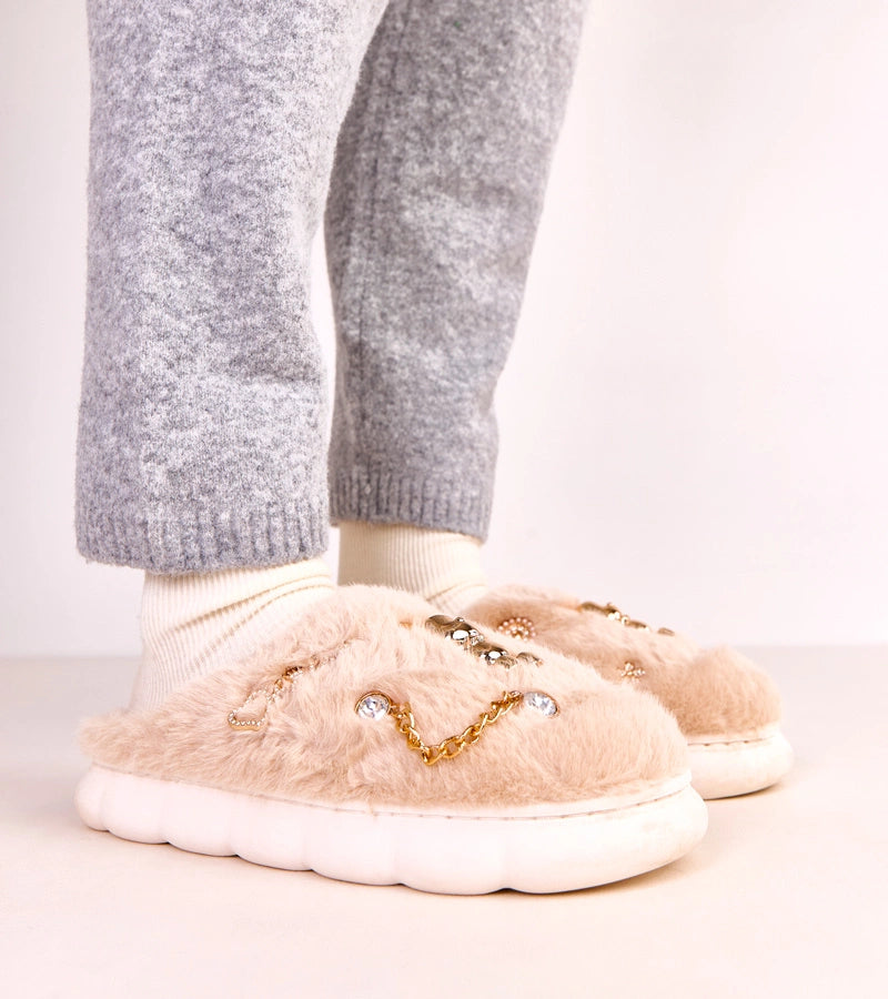 1-Béžové uzavřené bačkory s ozdobami Tracy-1