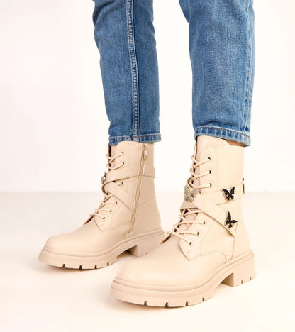4-Béžové kotníkové boty zdobené motýlky Justia-4