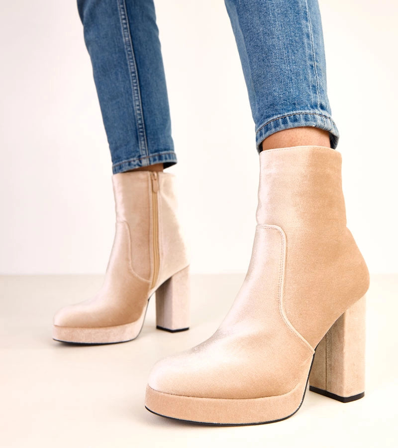 3-Béžové kotníkové boty na podpatku s leskem Asanda-3