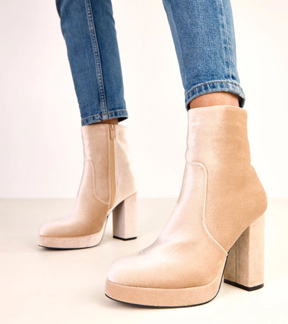 3-Béžové kotníkové boty na podpatku s leskem Asanda-3