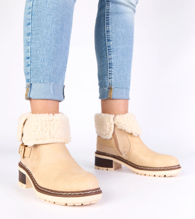 5-Béžové kotníkové boty na podpatku s ohrnutým svrškem Olga-5