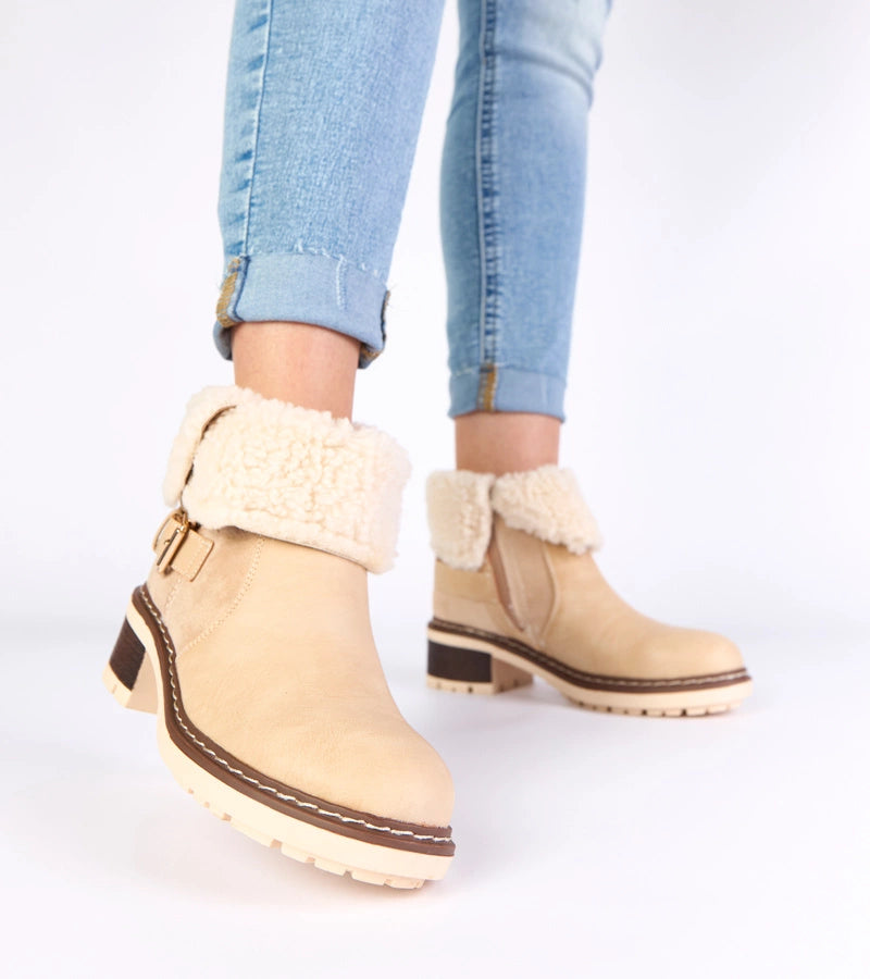 3-Béžové kotníkové boty na podpatku s ohrnutým svrškem Olga-3