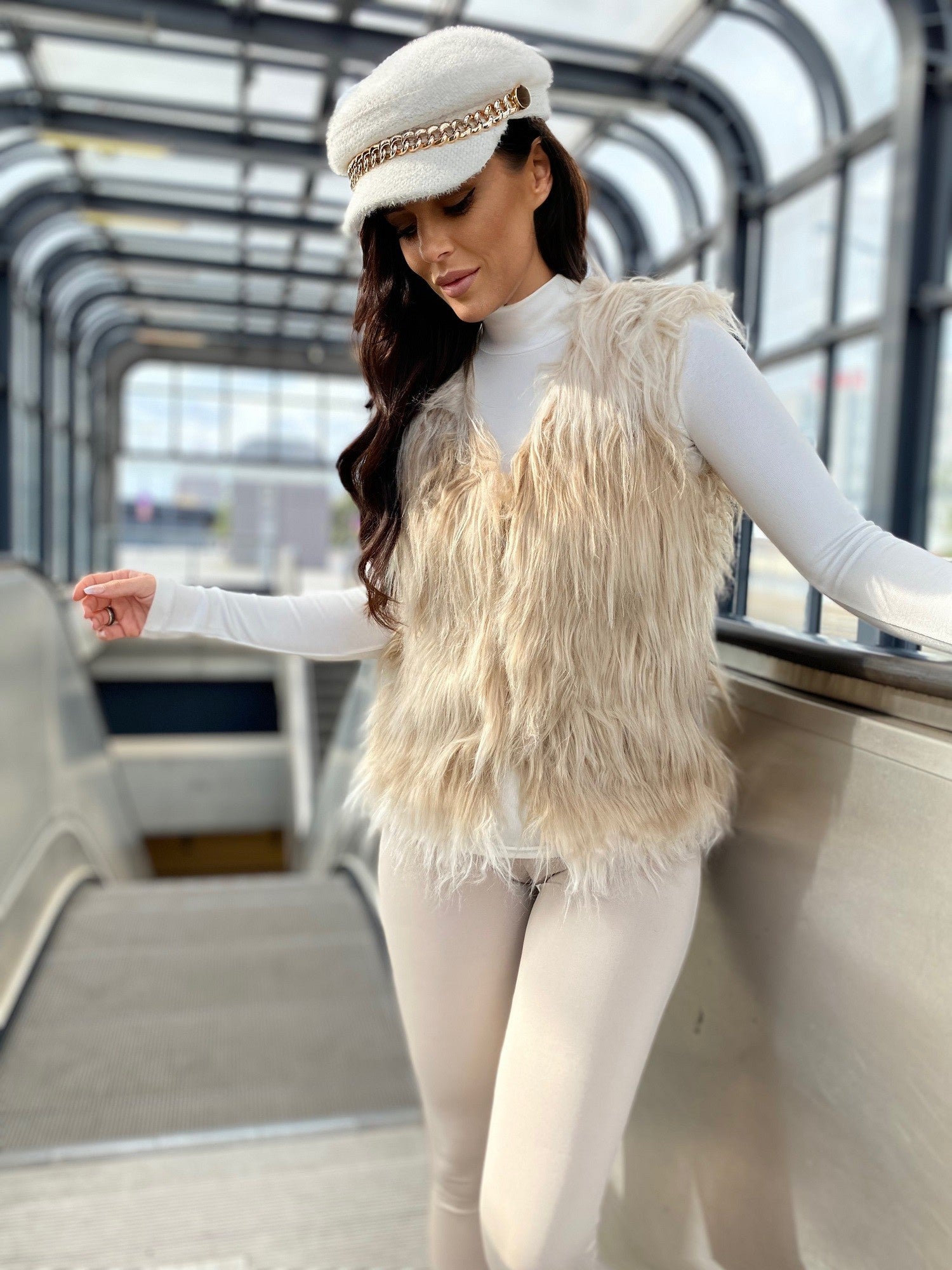 2016103086825-18-YUPS-18