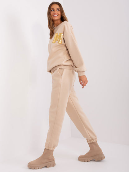 2016103454440-4-Your Red Lips-4