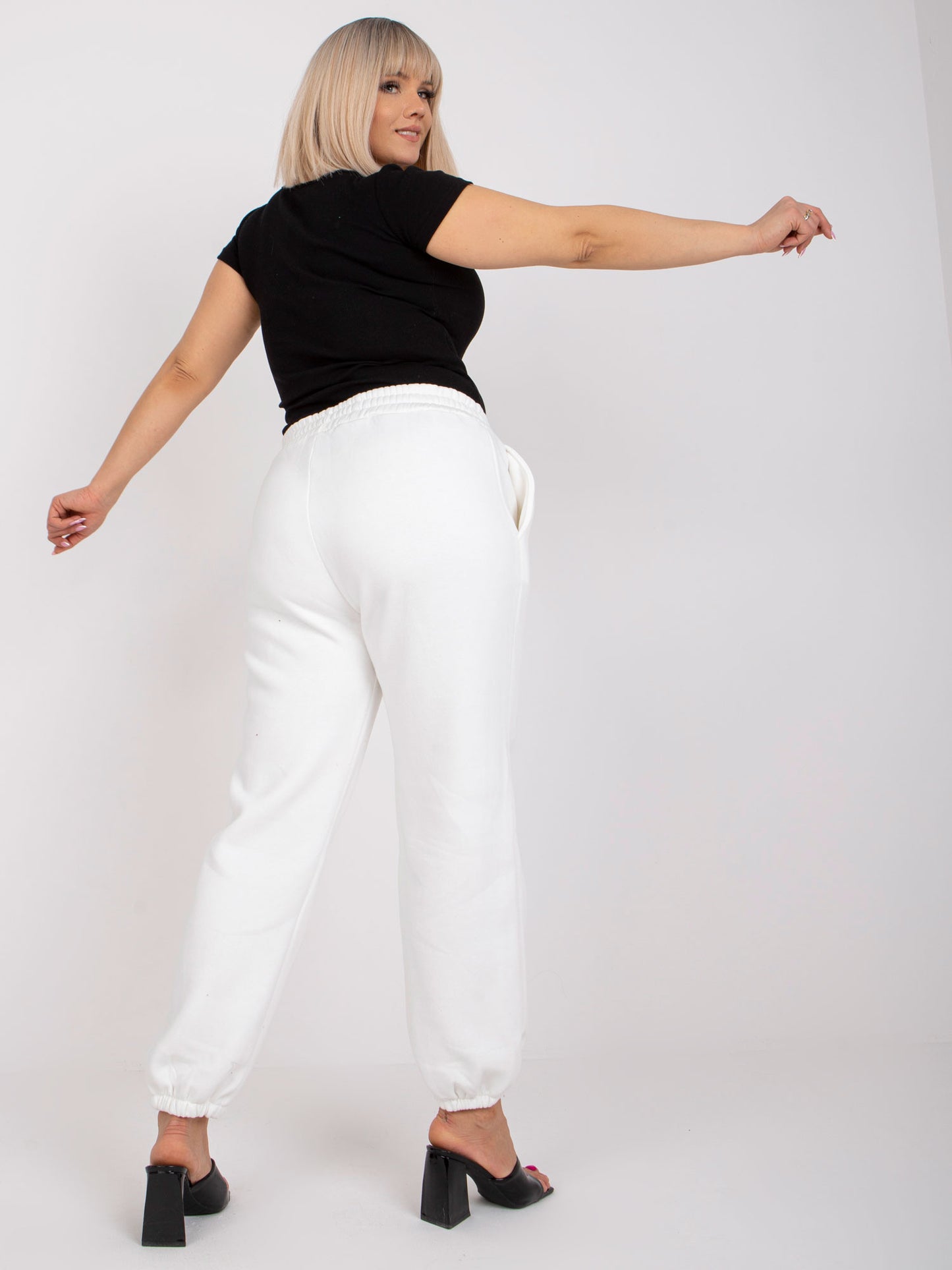 2016103174997-2-ex moda-2