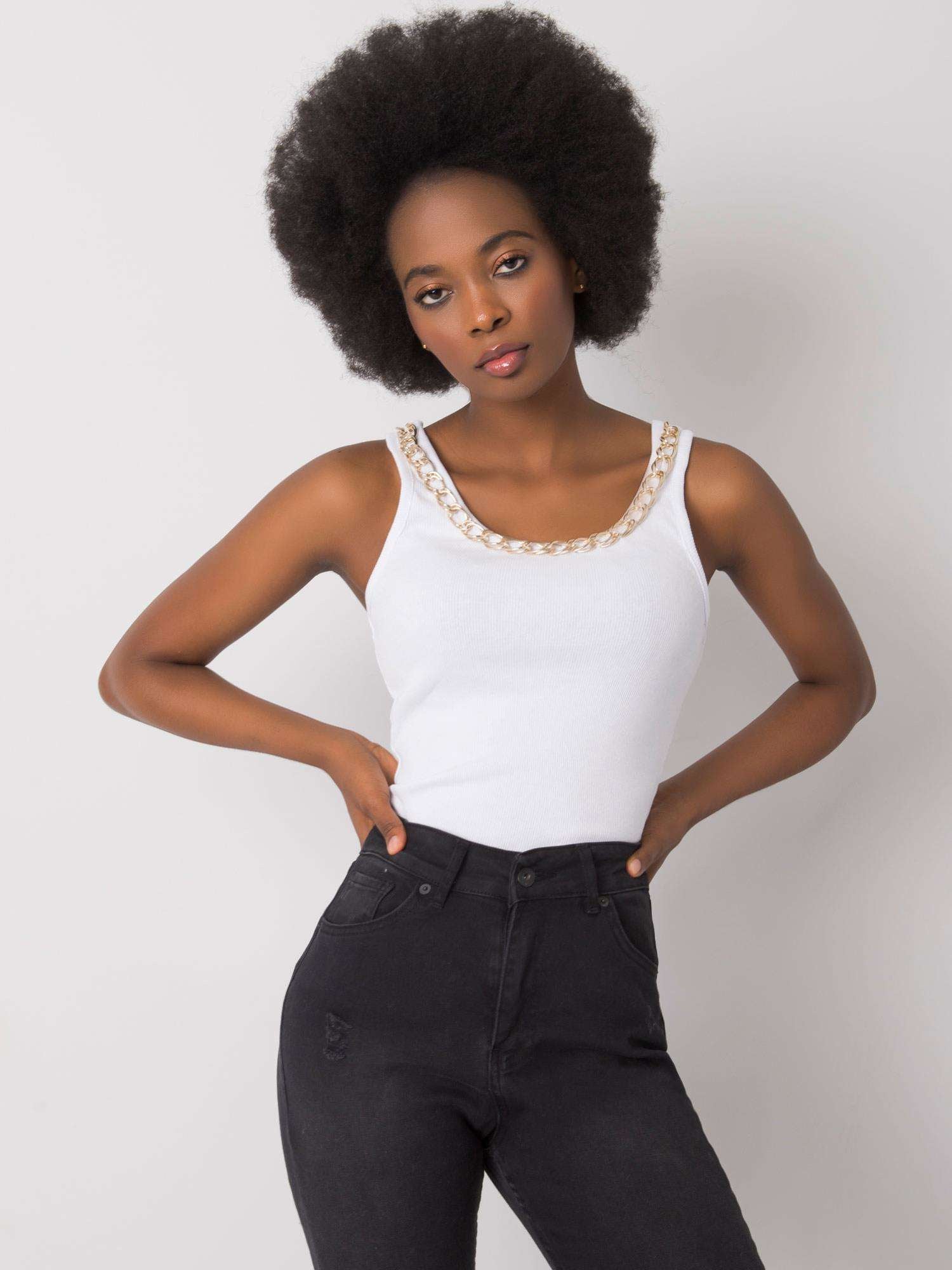 2016102947639-5-Och Bella-5