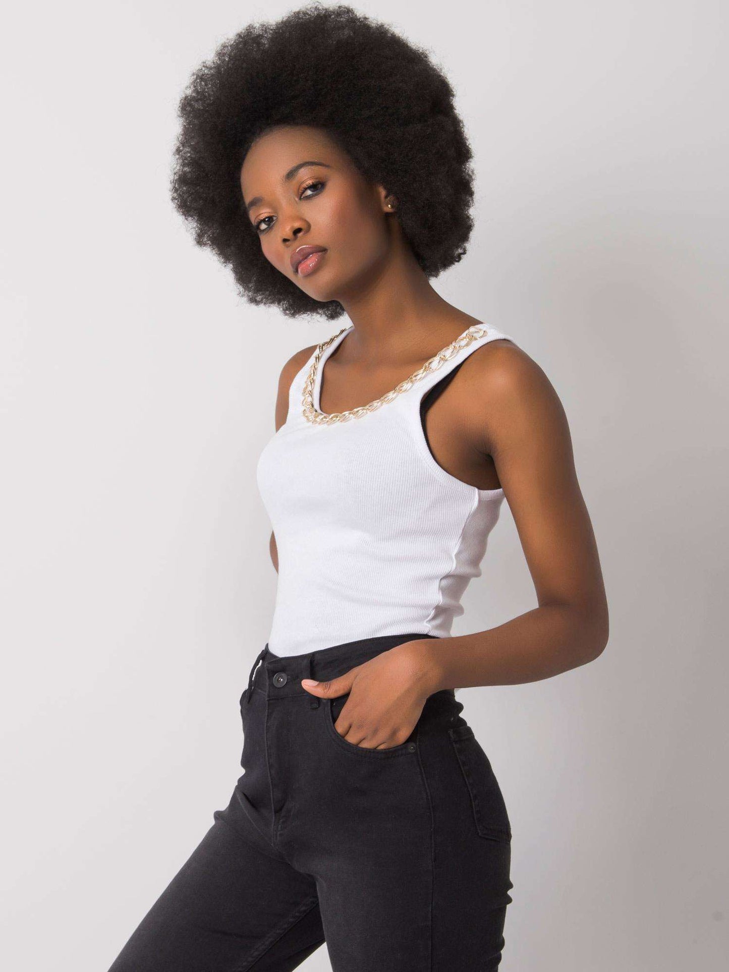 2016102947639-4-Och Bella-4