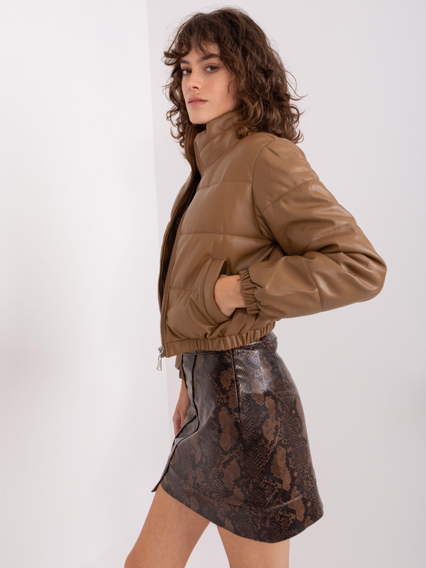 2016103476848-3-Honey Winter-3