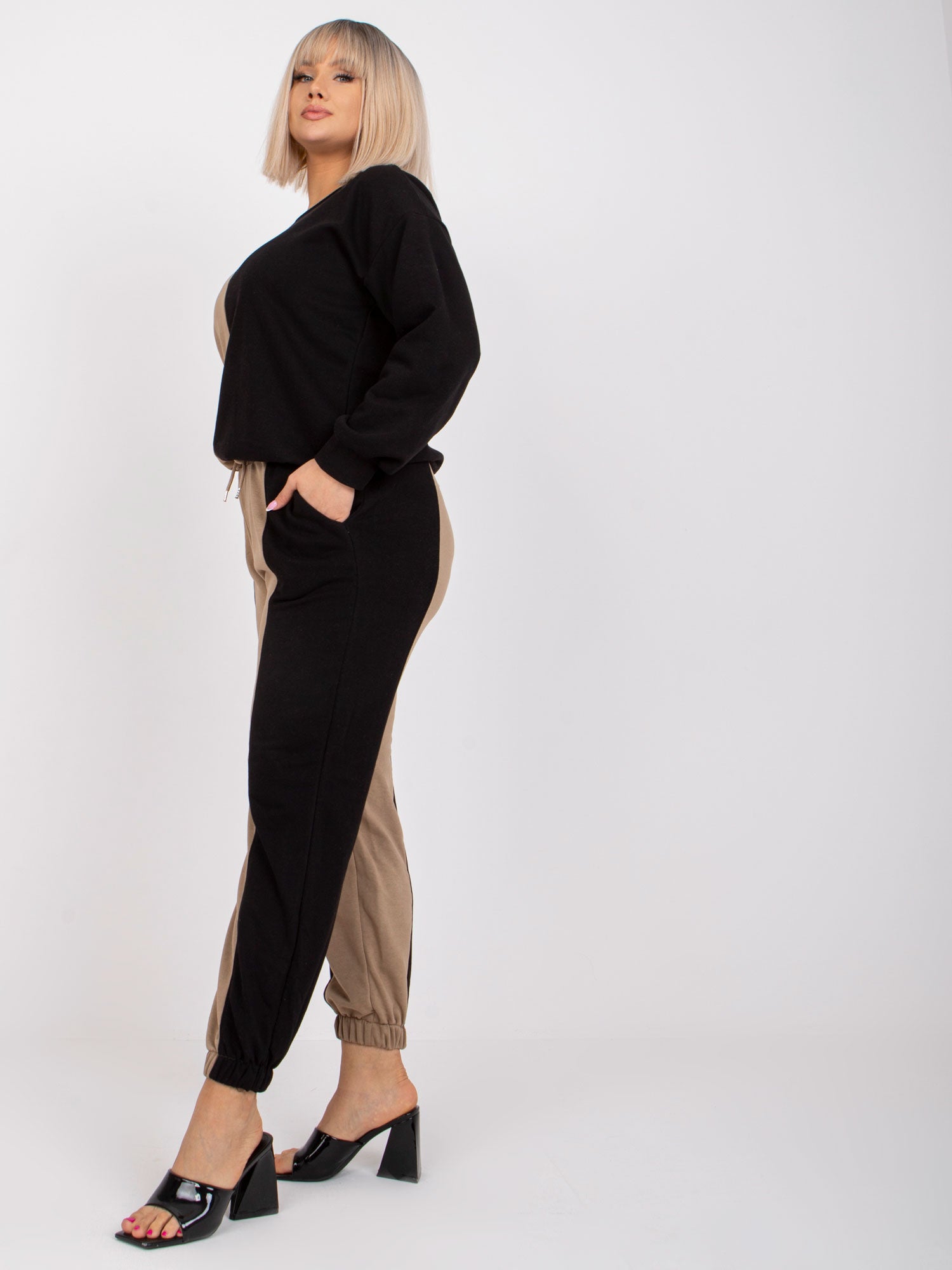 2016103195459-2-ex moda-2