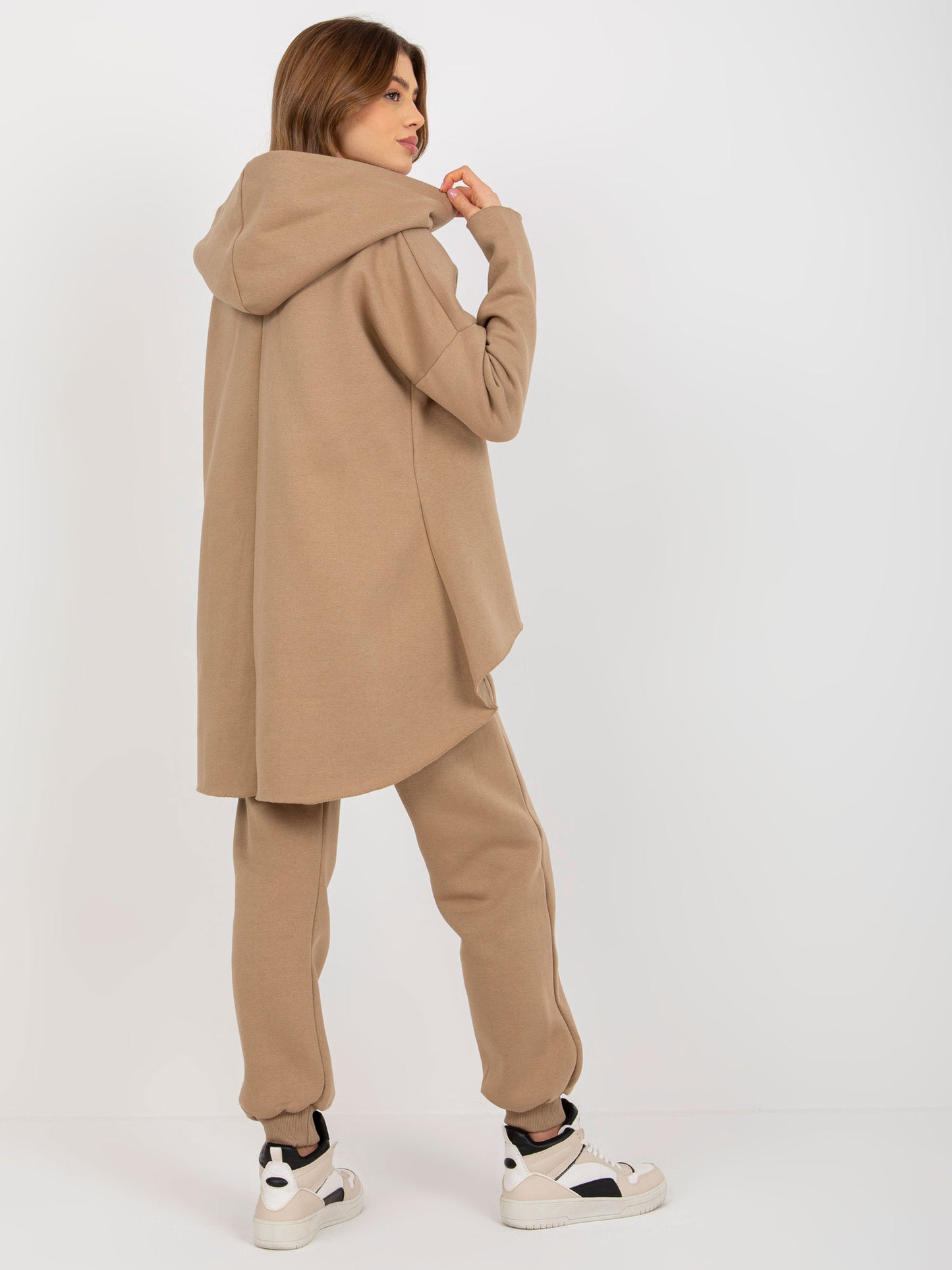 2016103346042-2-ex moda-2