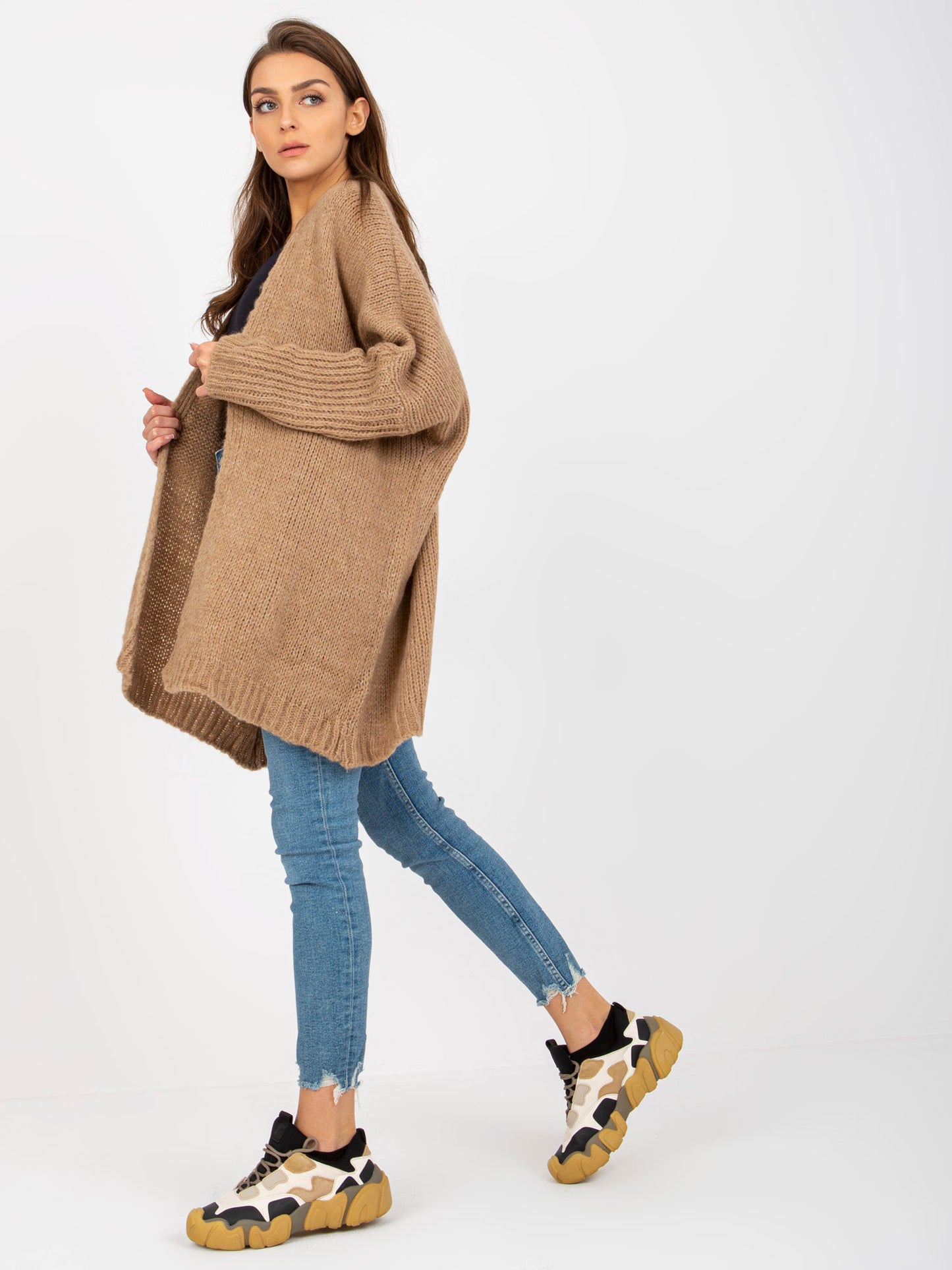 2016103279333-1-Och Bella-1