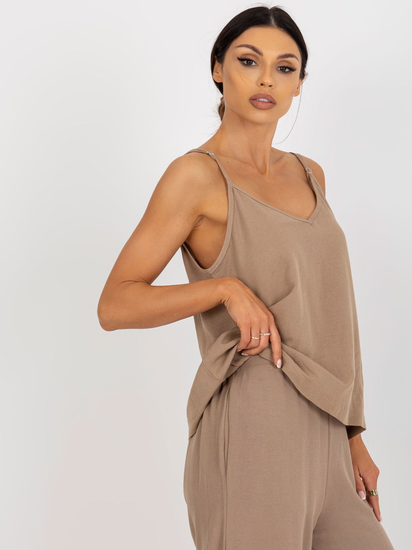 2016103389834-3-Och Bella-3